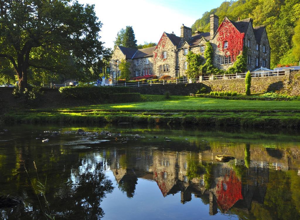 Royal Oak Hotel Betws-y-Coed Bagian luar foto