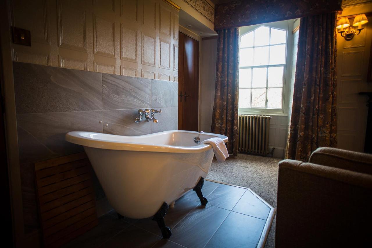 Royal Oak Hotel Betws-y-Coed Bagian luar foto