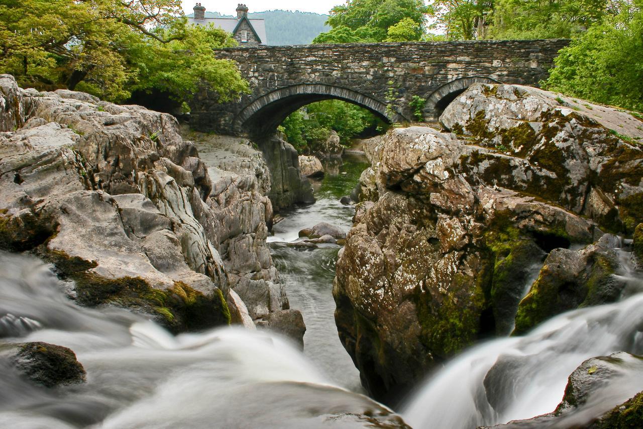 Royal Oak Hotel Betws-y-Coed Bagian luar foto